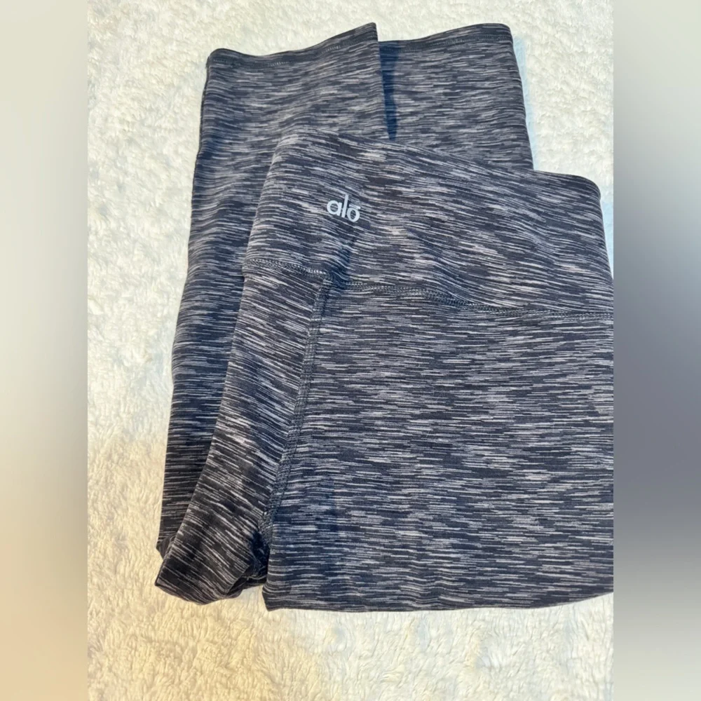 ALO Cropped Yoga Leggings 13” Waist